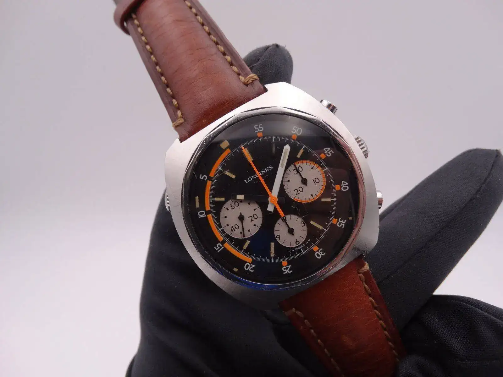 longines chronograph valjoux 72 FAP 5896.webp