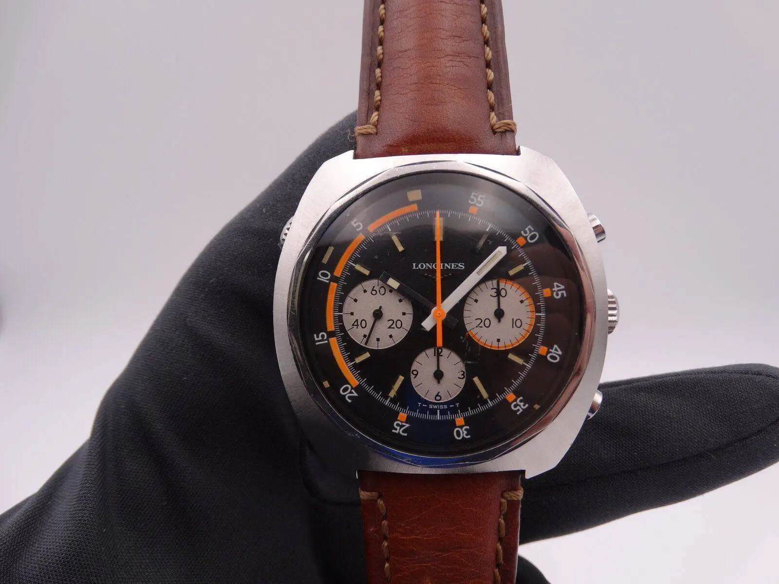 longines chronograph valjoux 72 FAP 5897.webp