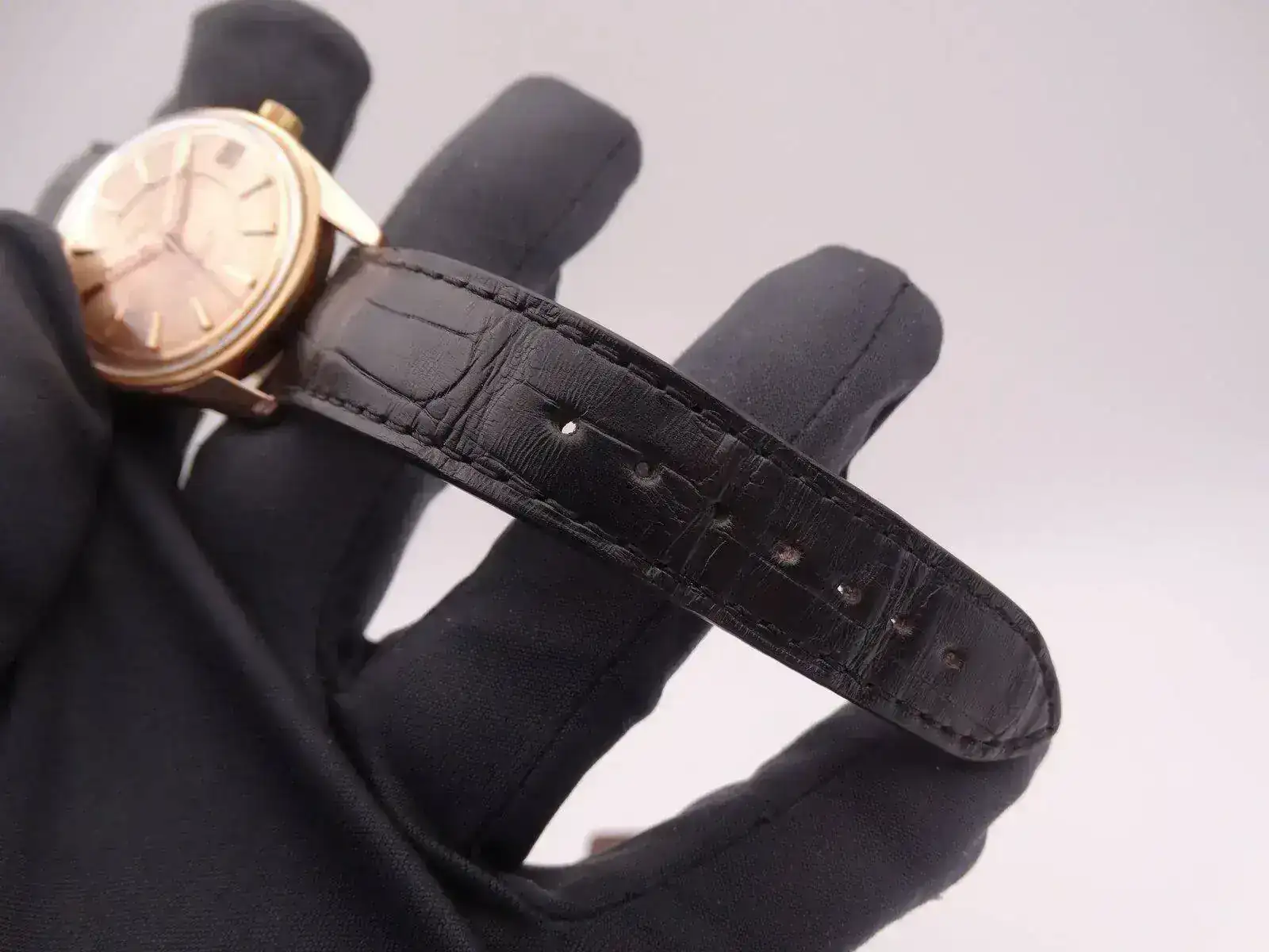 Longines Conquest Automatic Gold 9715.webp