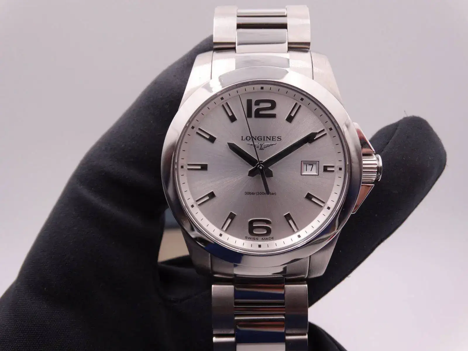 Longines Conquest Quartz 00187.webp