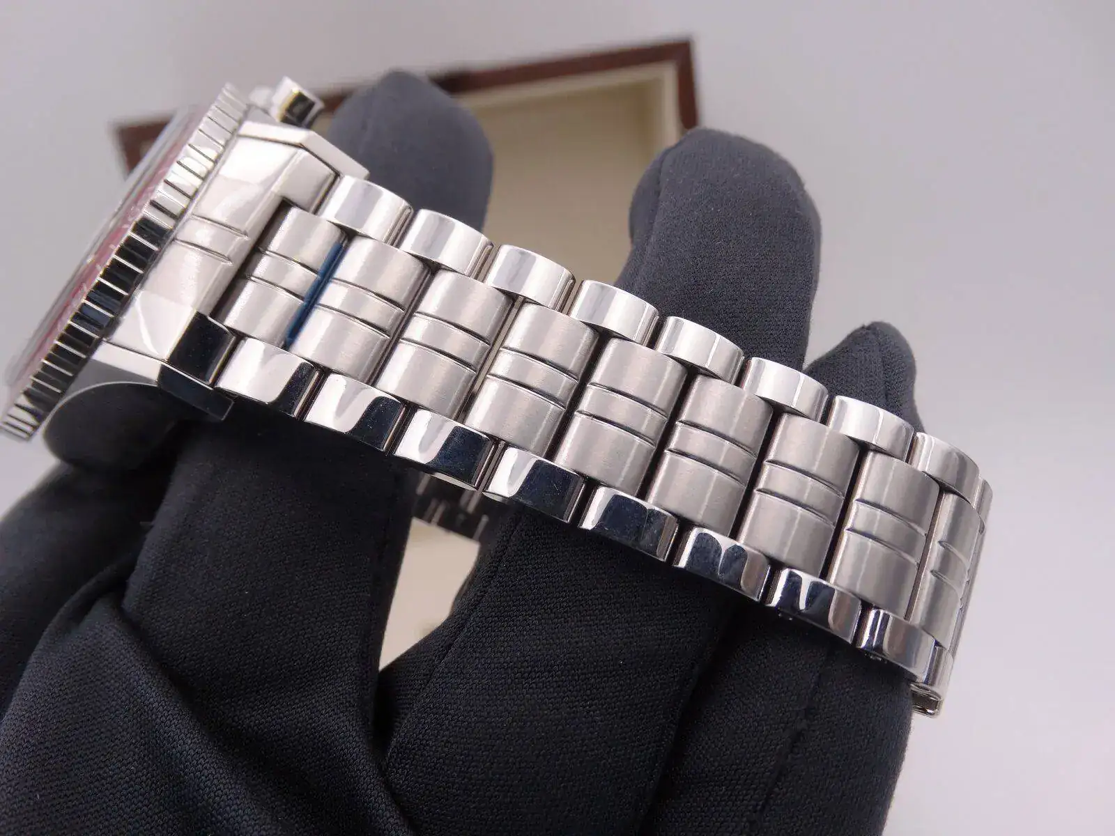 Longines Heritage Diver Chronograph 00094.webp