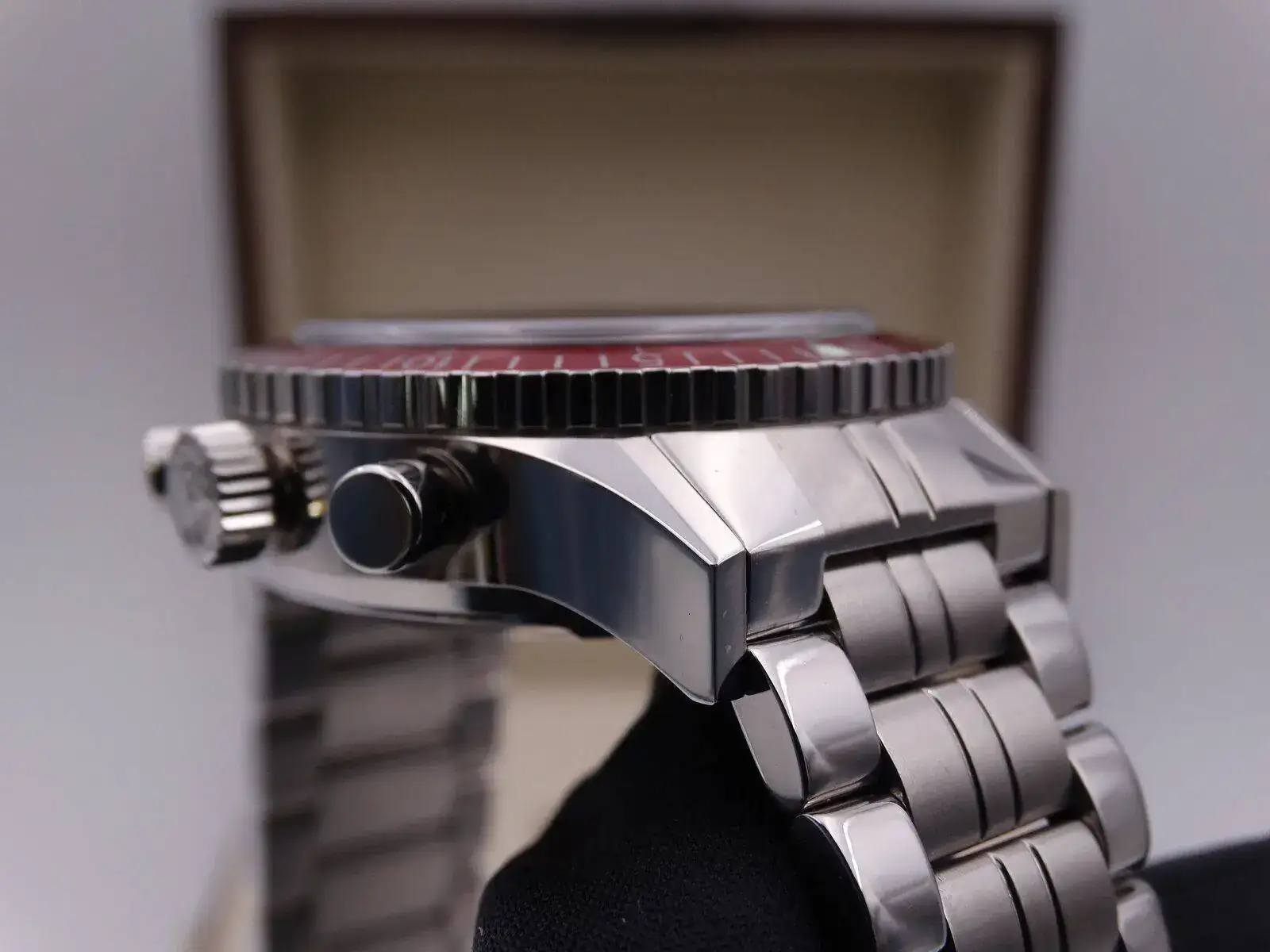 Longines Heritage Diver Chronograph 00101.webp