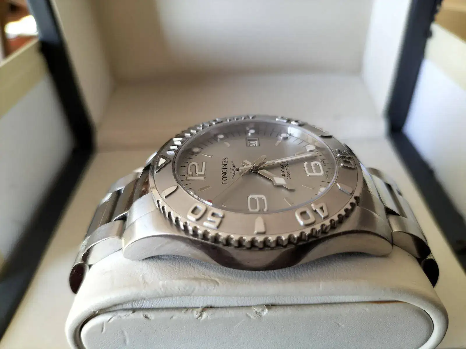 longines hydro grey 08.webp
