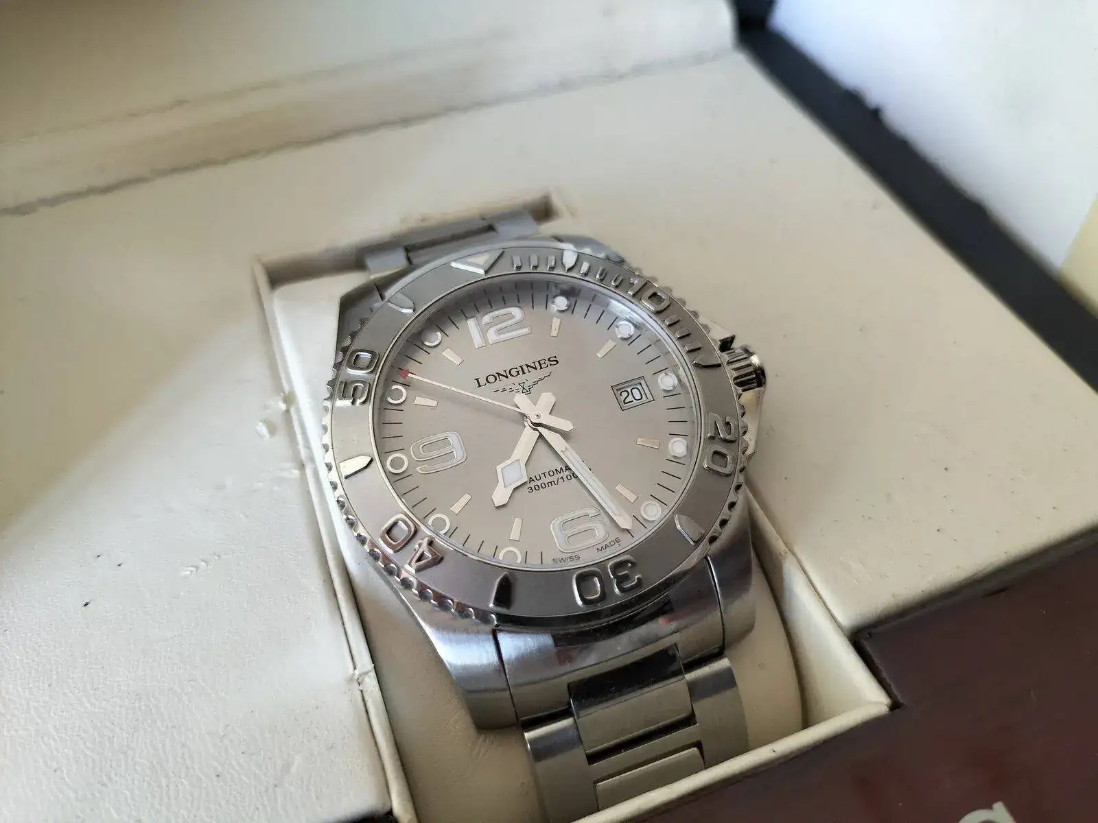 longines hydro grey 43.webp