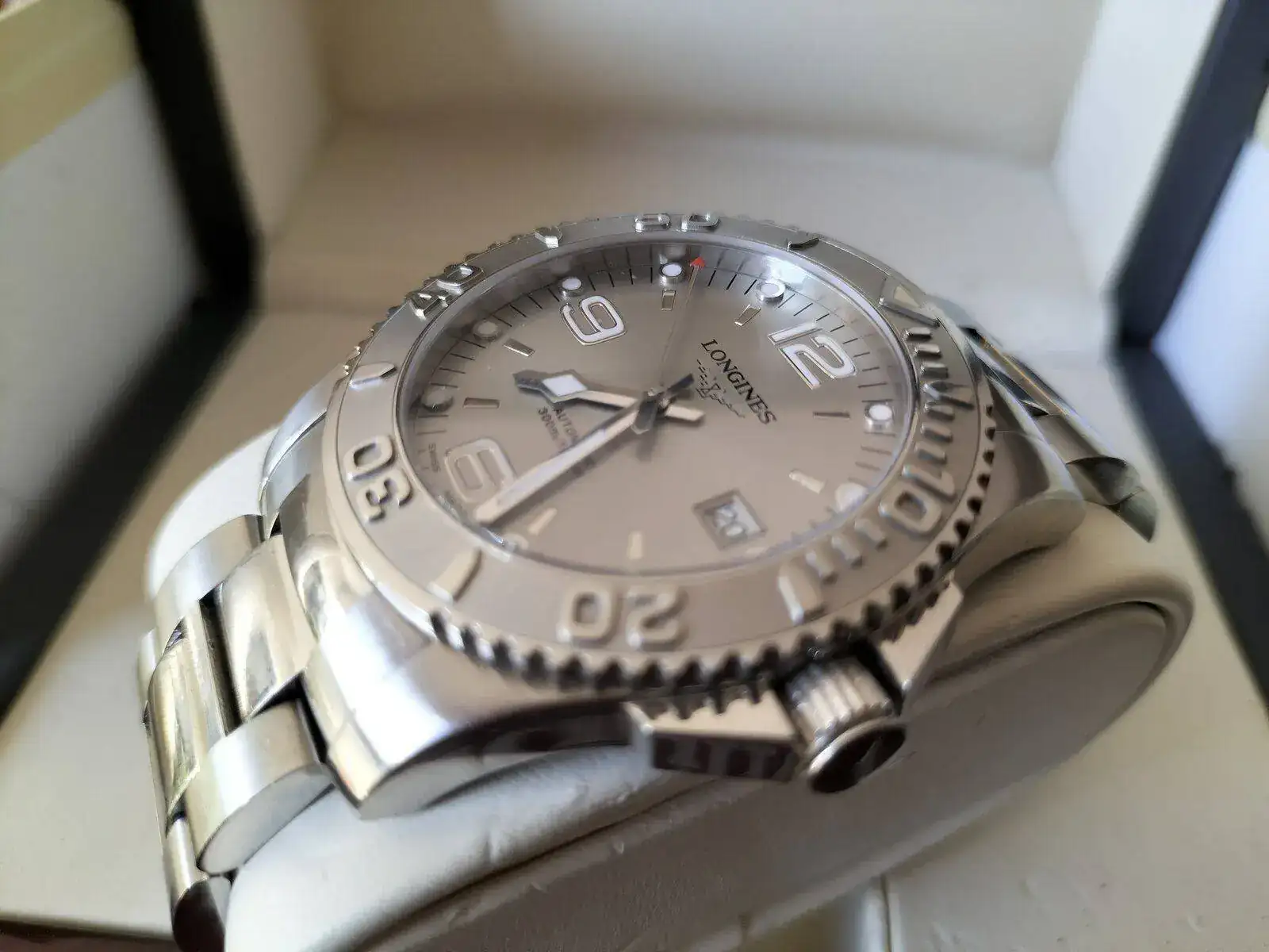 longines hydro grey 58.webp