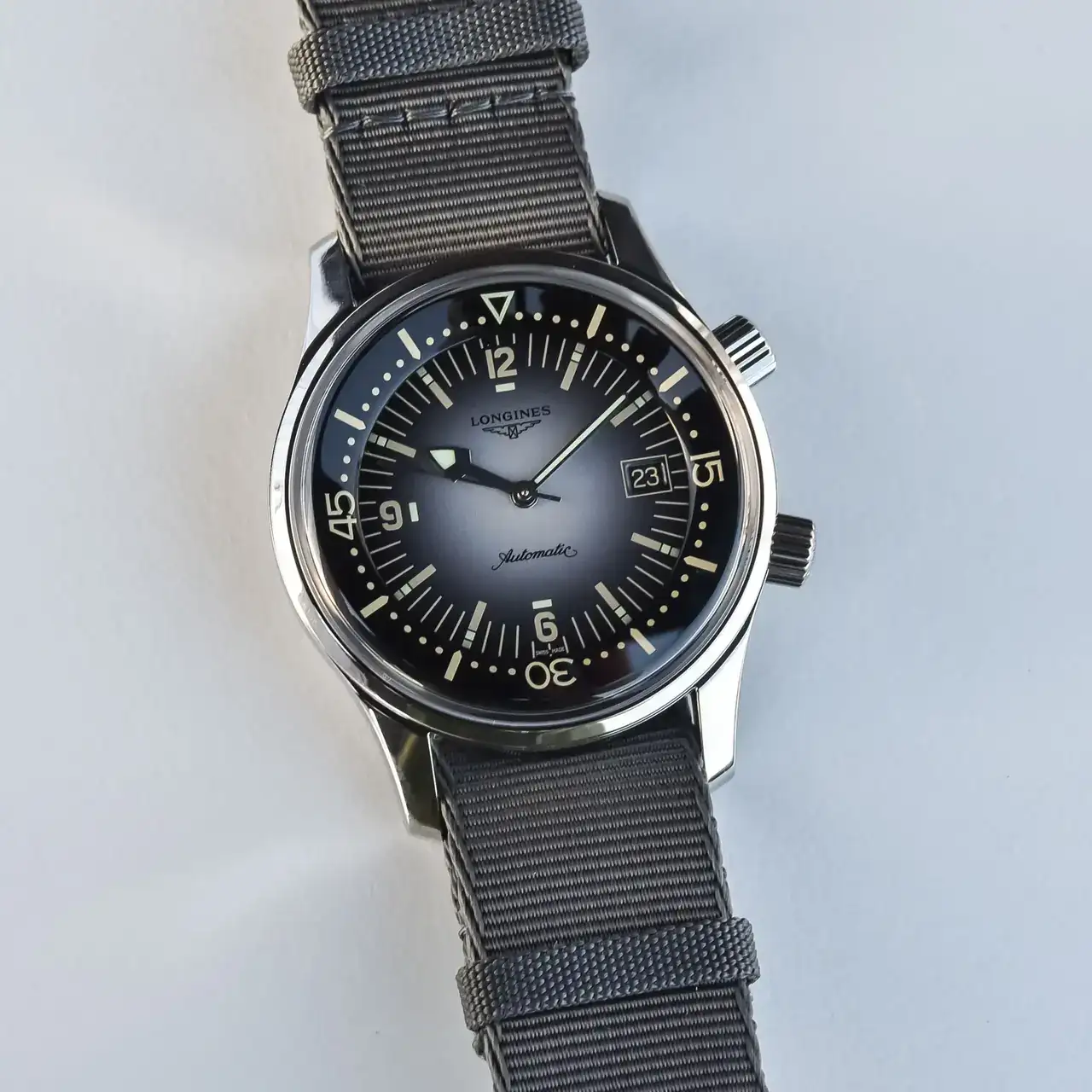 Longines-Legend-Diver-Gradient-Dials-2022-Collection-42mm-ash-grey-L3.webp