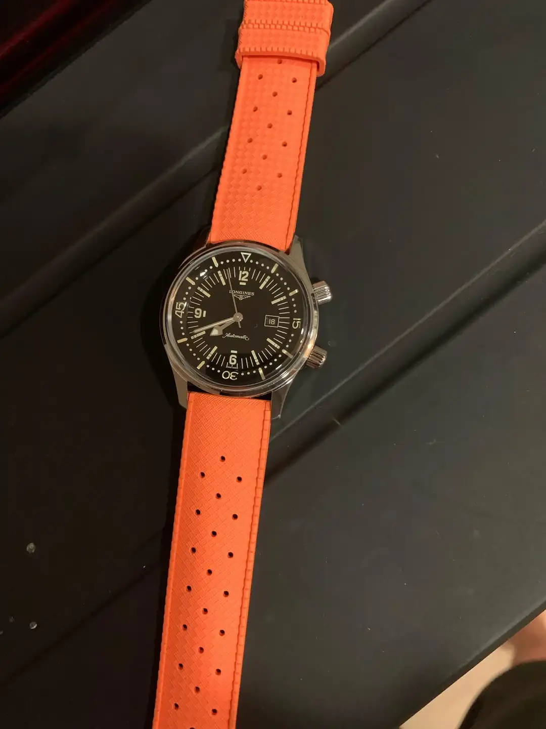 longines-legend-orange-tropic-v0-x2xty1tbggjc1.webp