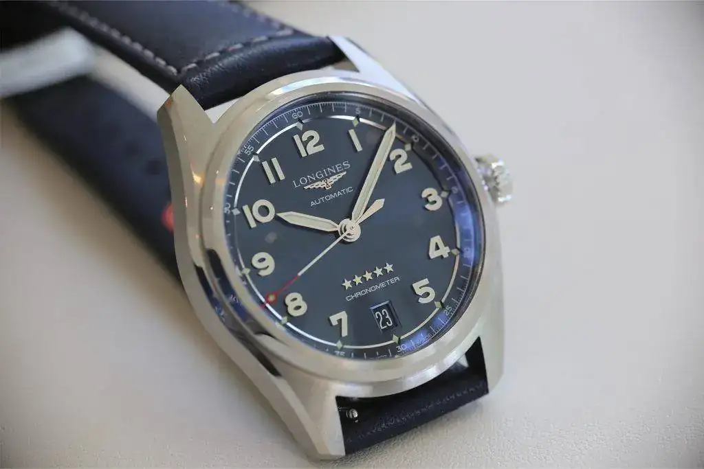 longines-spirit-37-blue-leather-1024x683.jpg