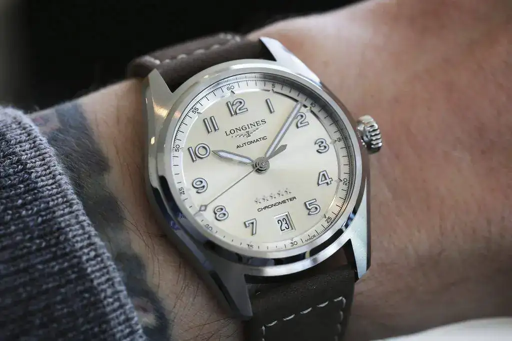 longines-spirit-37mm-wrist-1024x683.jpg