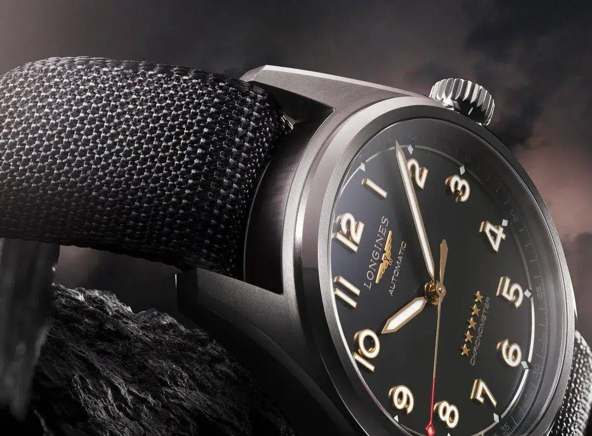 Longines-Spirit-Titanium-dettagli.webp