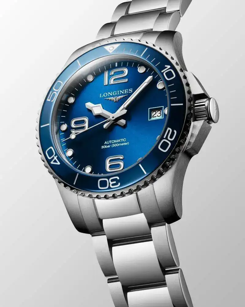 longines-watch-front-collection-hydroconquest-l3-780-4-96-6-800x1000.webp