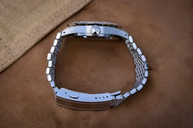 Lorca-Model-No.1-GMT-Watch-4-768x512.webp