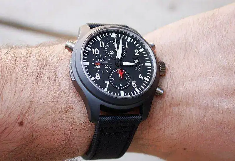 lots-double-chronograph-edition-top-gun-wrist-shot.webp