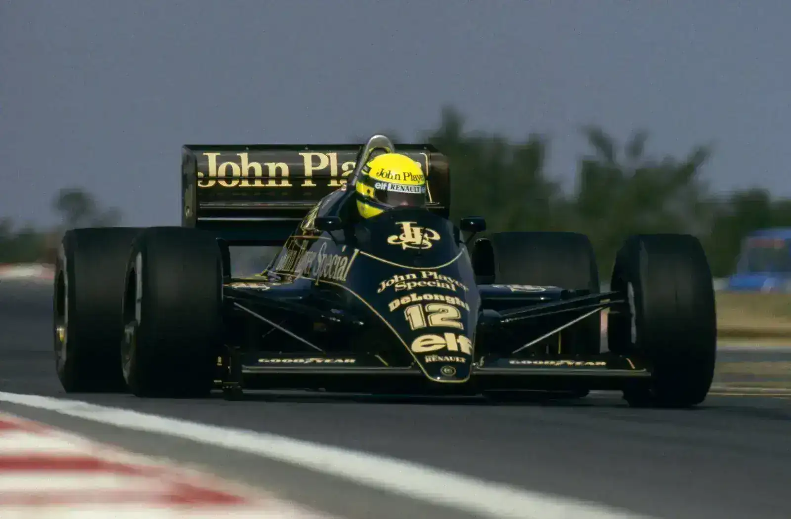 lotus-1986-senna-paul%20ricard-1.webp