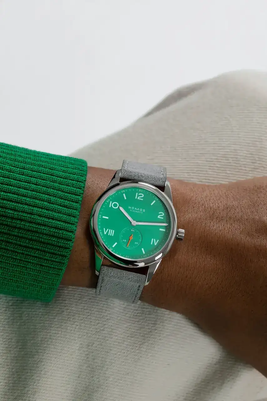 lub_Campus_38_electric_green_wristshotstill_285_PR.webp