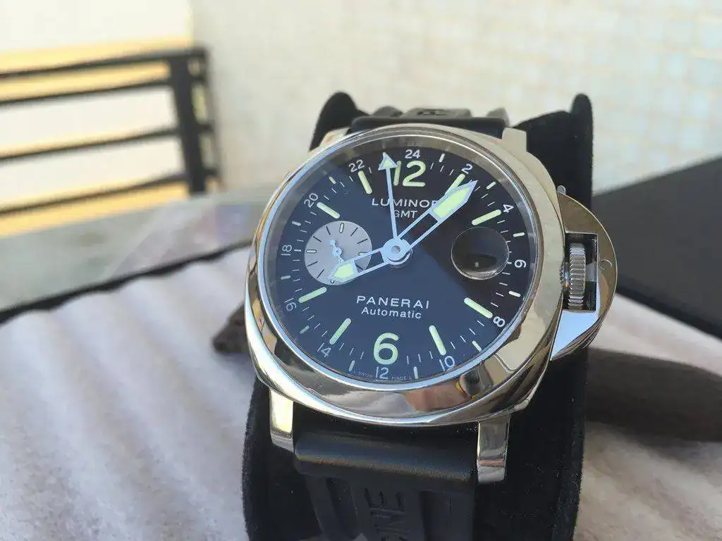 Luminor-Panerai-088-GMT-03.webp