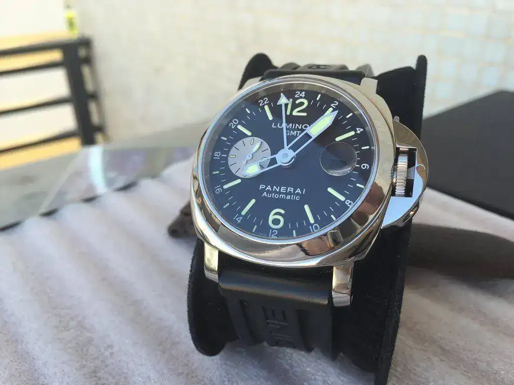 Luminor-Panerai-088-GMT-05.webp