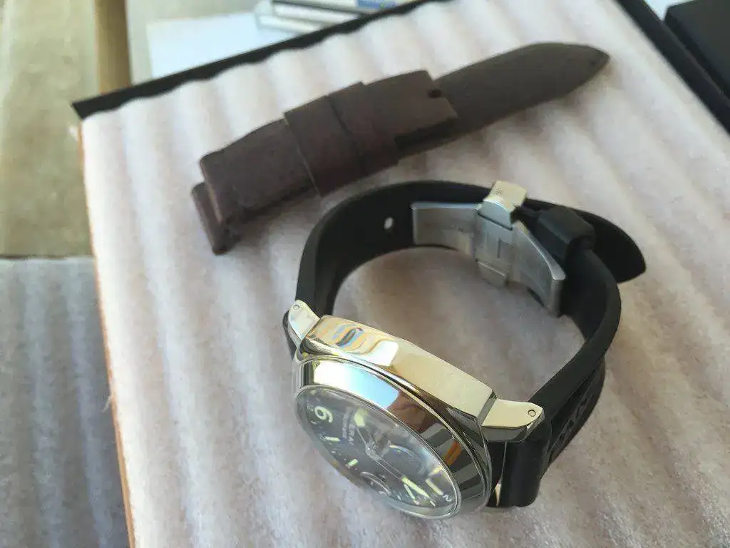 Luminor-Panerai-088-GMT-08.webp