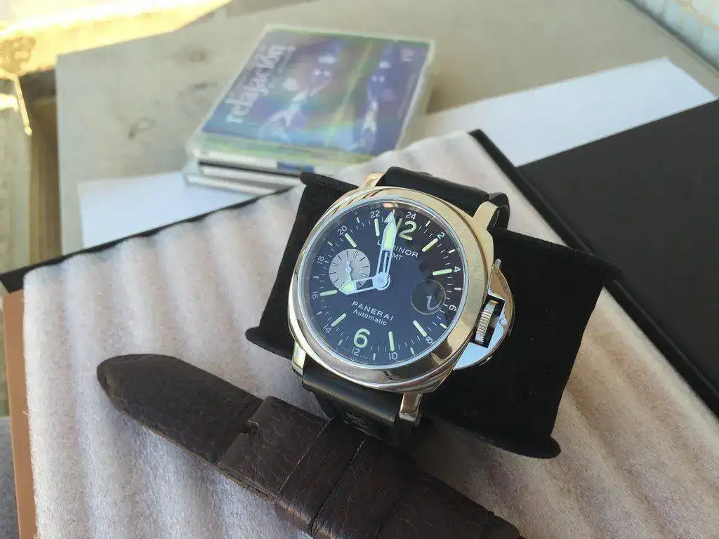 Luminor-Panerai-088-GMT-21.webp