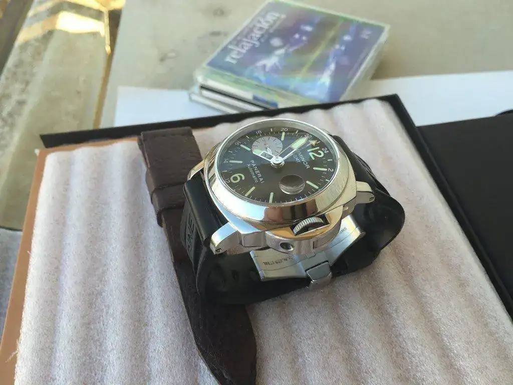 Luminor-Panerai-088-GMT-22.webp