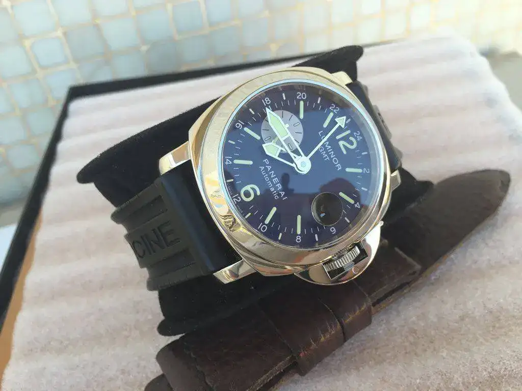 Luminor-Panerai-088-GMT-39.webp