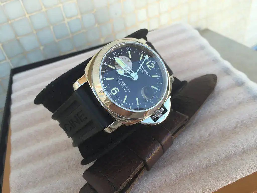 Luminor-Panerai-088-GMT-43.webp