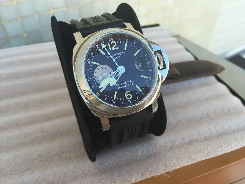 Luminor-Panerai-088-GMT-44.webp