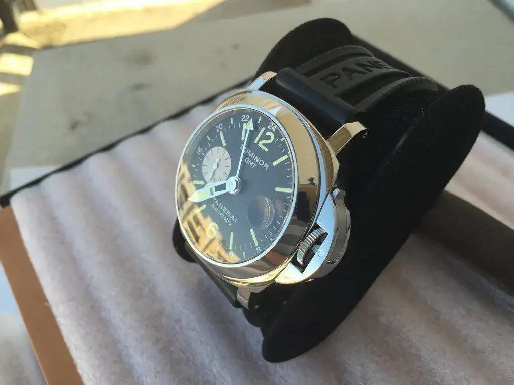 Luminor-Panerai-088-GMT-50.webp