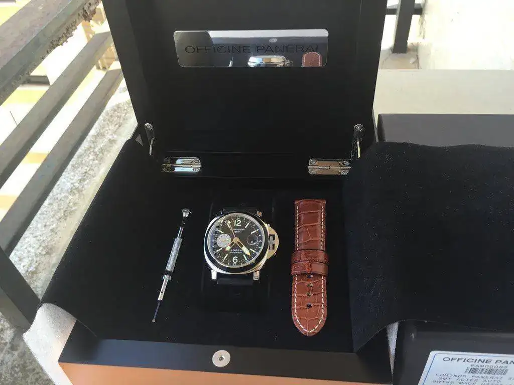 Luminor-Panerai-088-GMT-64.webp