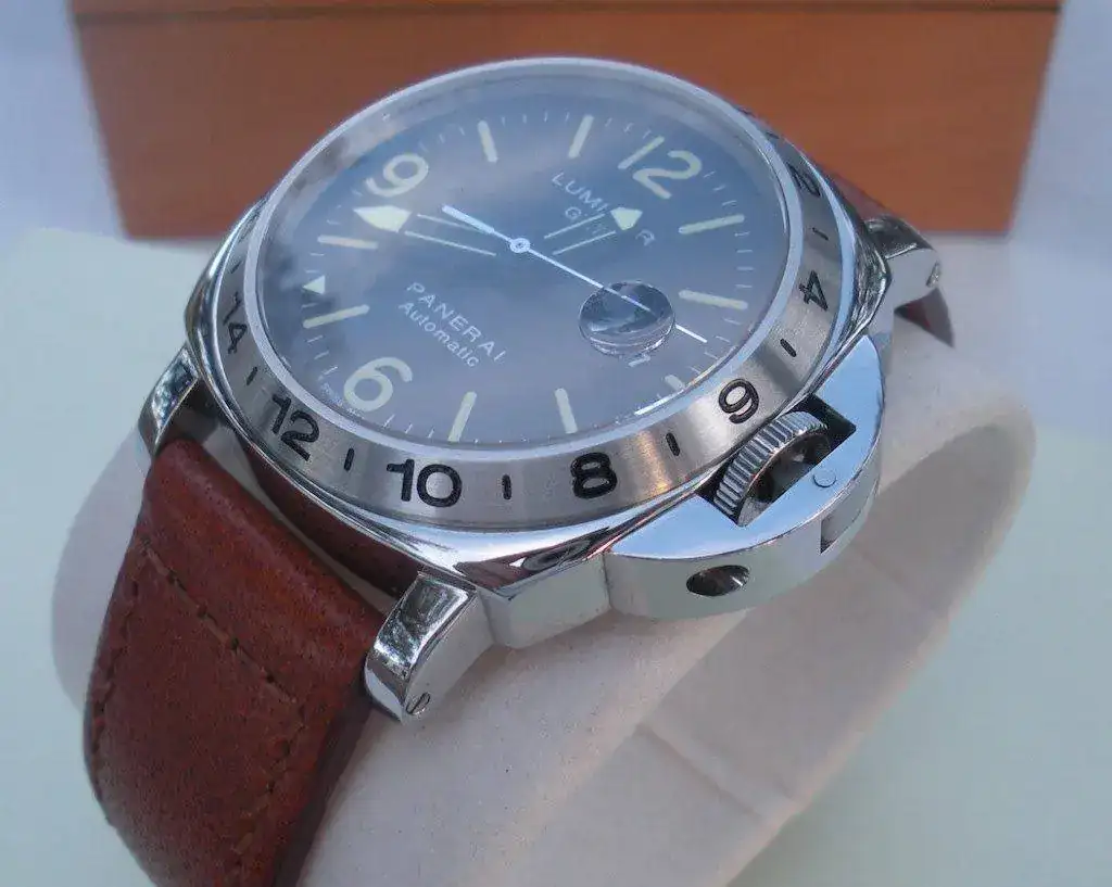 Luminor-Panerai-Pam-23A-03.webp