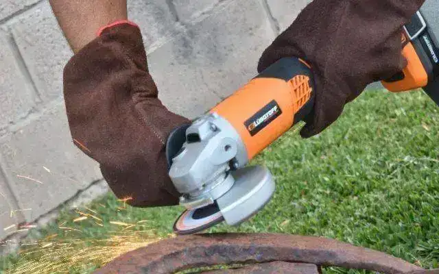 Lusqtoff-Amoladora-angular-uso.jpg