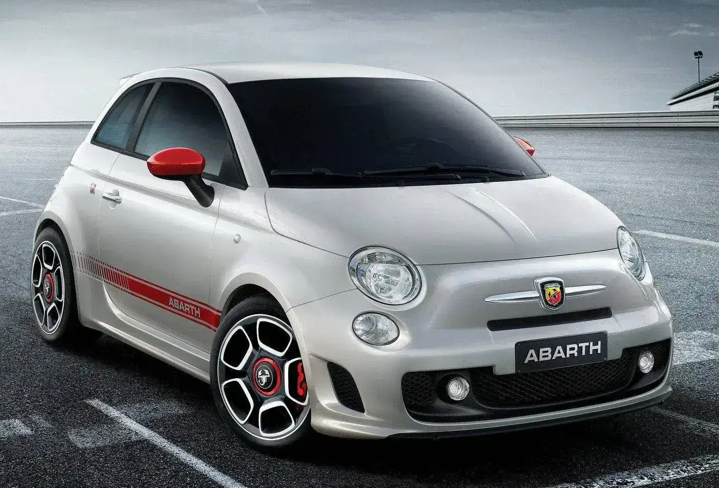 Luxury+car+Fiat+500C+Abarth2.webp