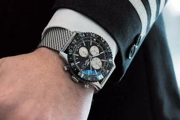 luxury-topics-watches-breitling-chronoliner (00).webp