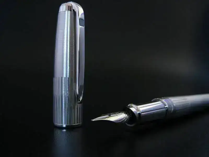 lympio-High-Tech-Palladium-Fountain-Pen-F-480504-2.webp