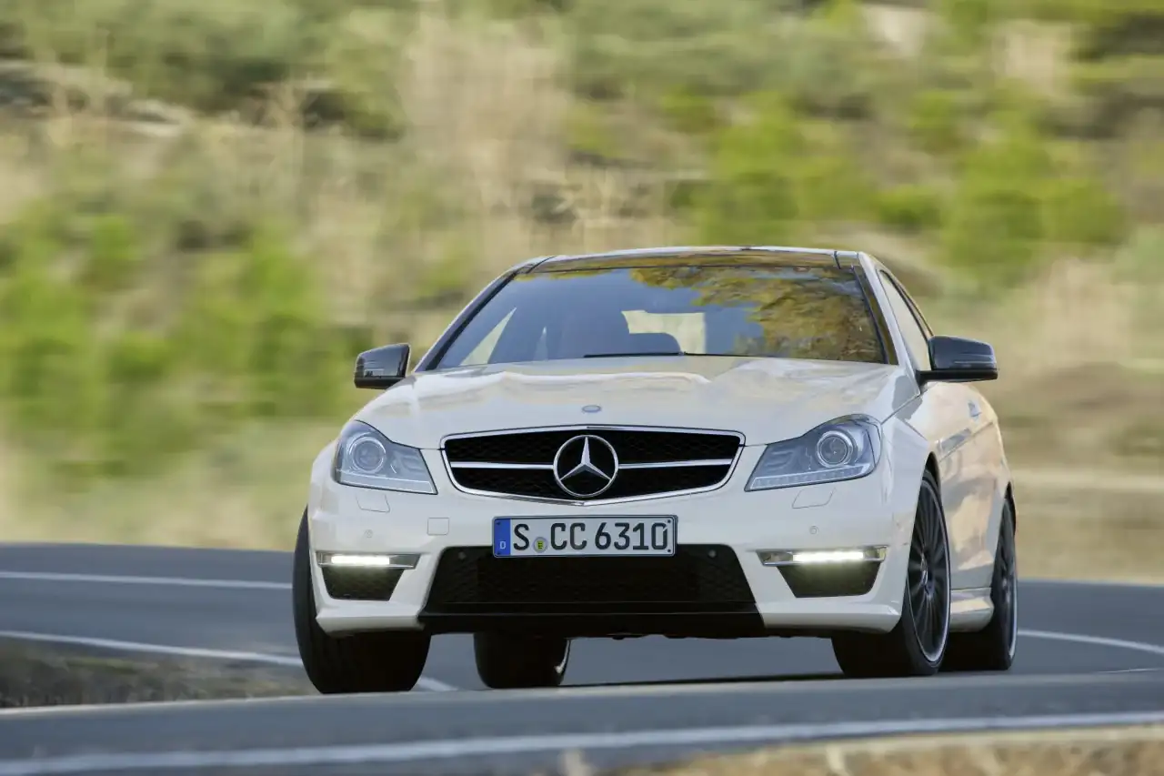 m-b-c-coupe-amg00.webp
