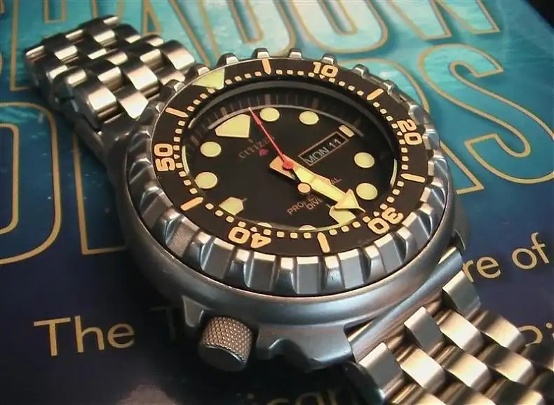 m-titanium-professional-diver-review-800mwatchadoo.webp