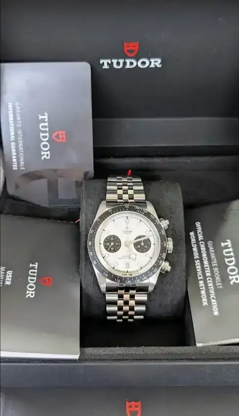 m79360n-0014 set de cerca.webp