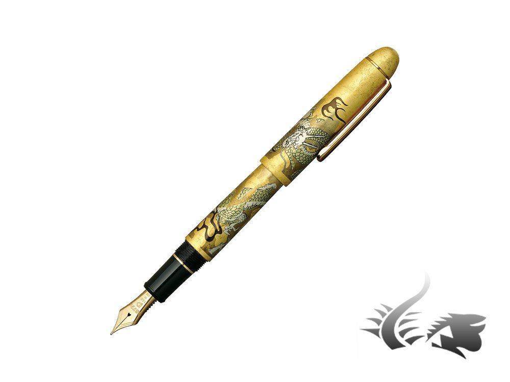 -Maki-e-Fountain-Pen-Ascending-Dragon-Gold-trims-1.jpg