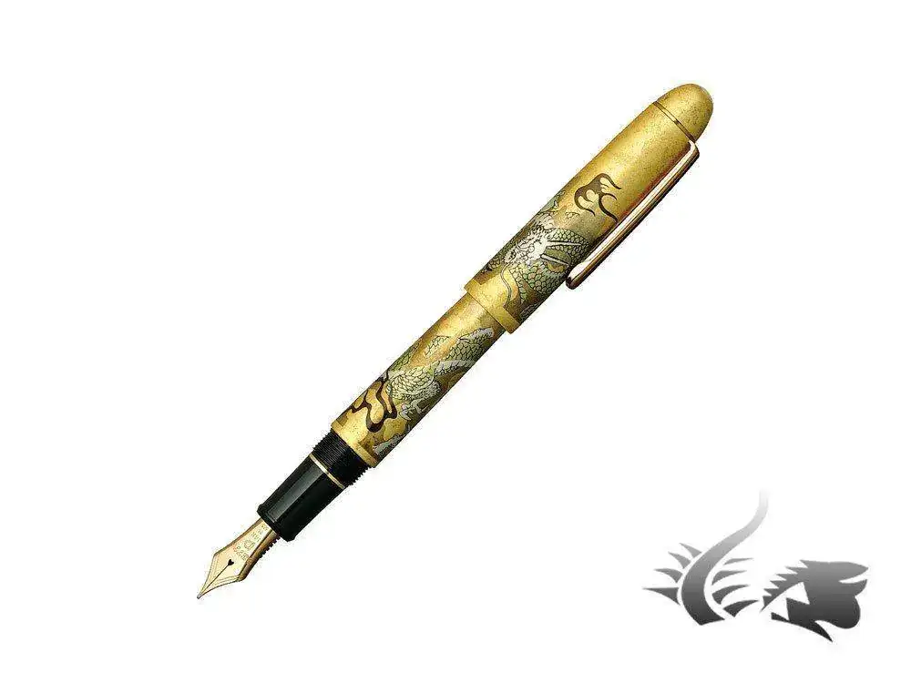 -Maki-e-Fountain-Pen-Ascending-Dragon-Gold-trims-1.webp