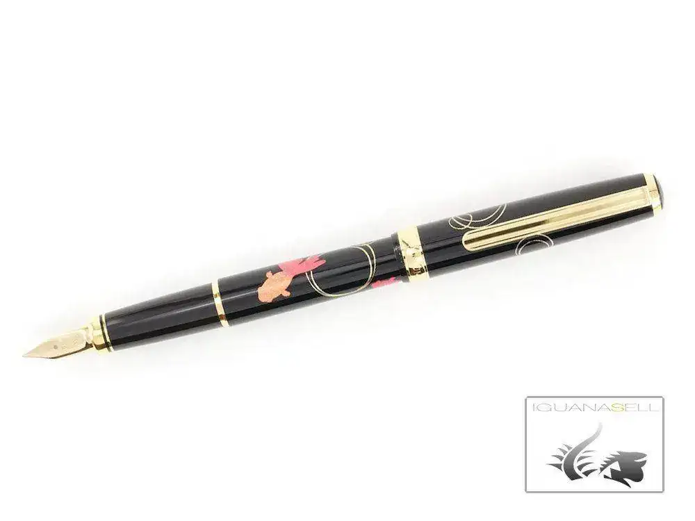 Maki-e-Gold-Fish-F.-Pen-Resin-and-urushi-lacquer-1.webp