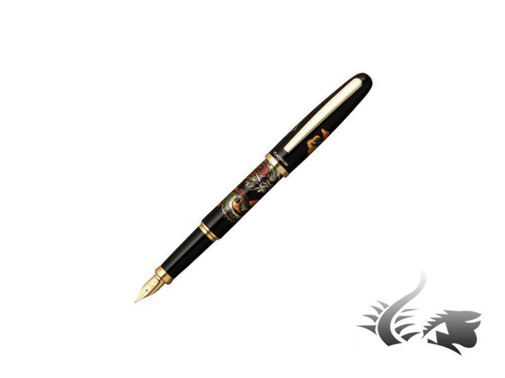 Maki-e-Soryu-Fountain-Pen-Black-Resin-Gold-trims-1.jpg