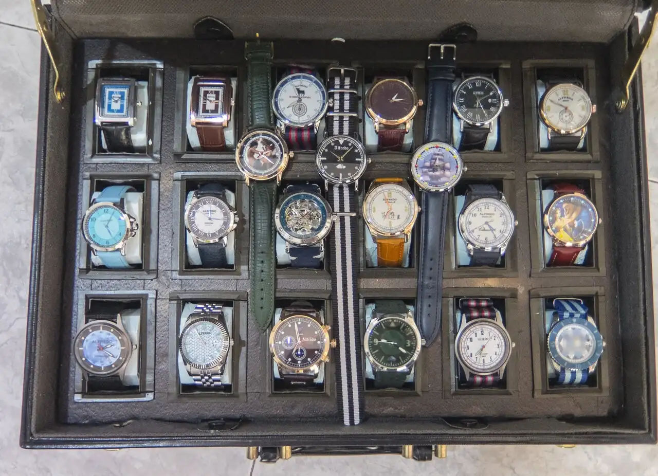 Maletin relojes.webp