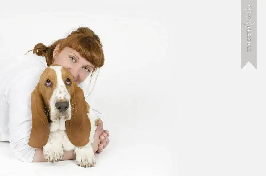 mascotastudio y monica 01 (1).webp
