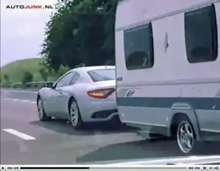 Maserati%20Granturismo%20met%20caravan%20video.webp