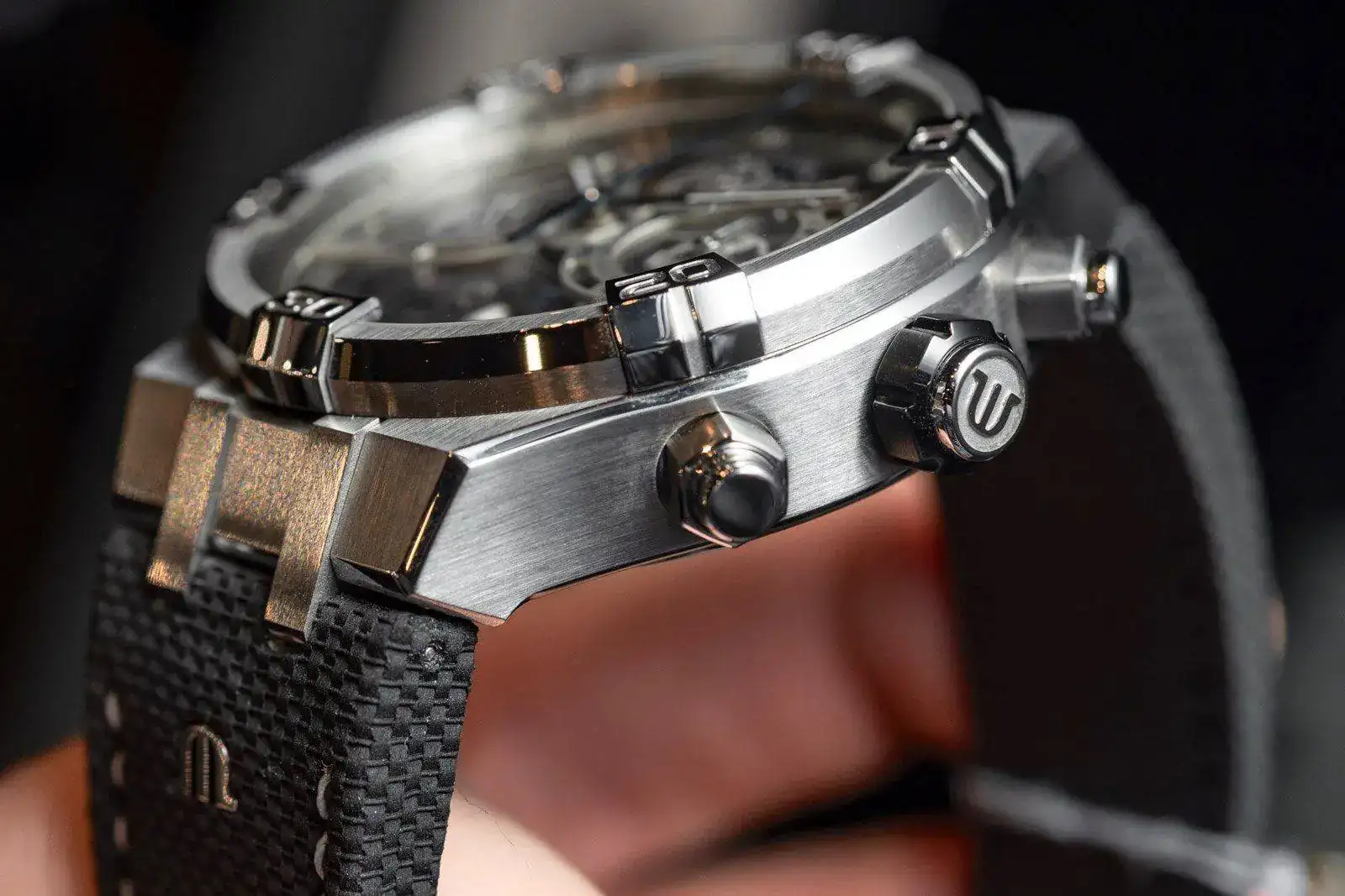 Maurice-Lacroix-Aikon-Chronograph-Skeleton-2020-14[1].webp