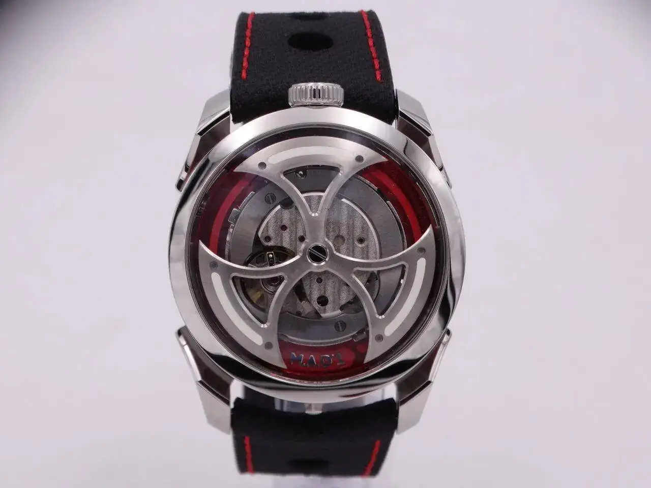 MB&F M.A.D.1 red 00016.webp