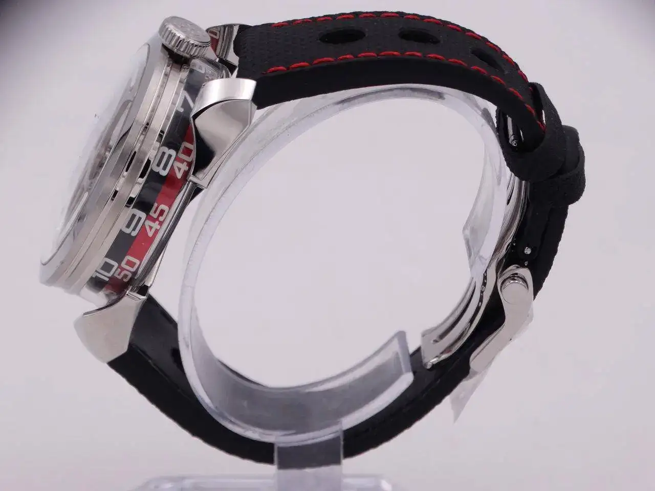 MB&F M.A.D.1 red 00021.webp