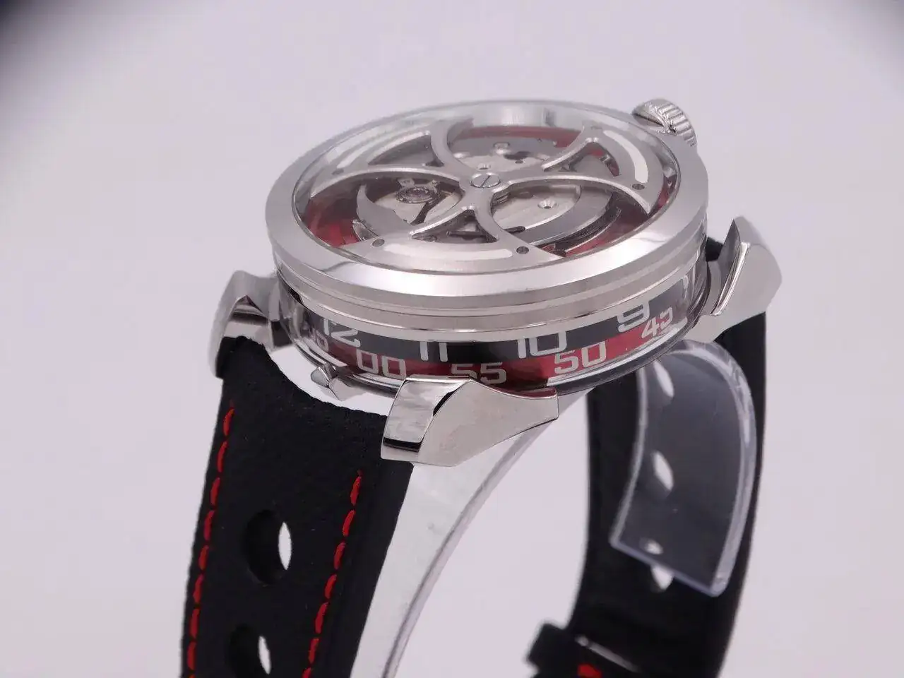 MB&F M.A.D.1 red 00028.webp