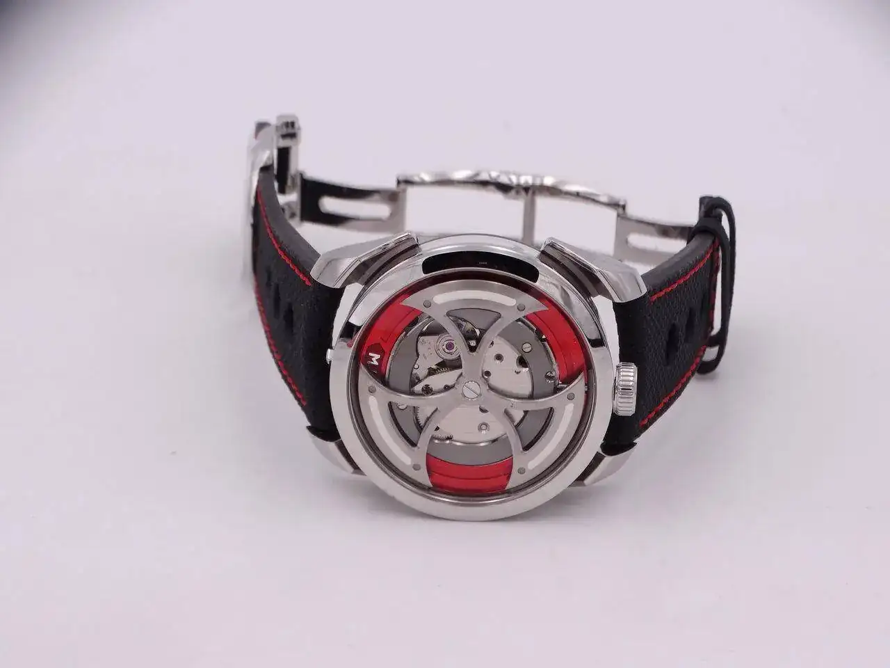 MB&F M.A.D.1 red 00035.webp