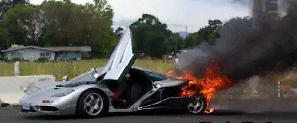 mclaren-destroyed_01.webp